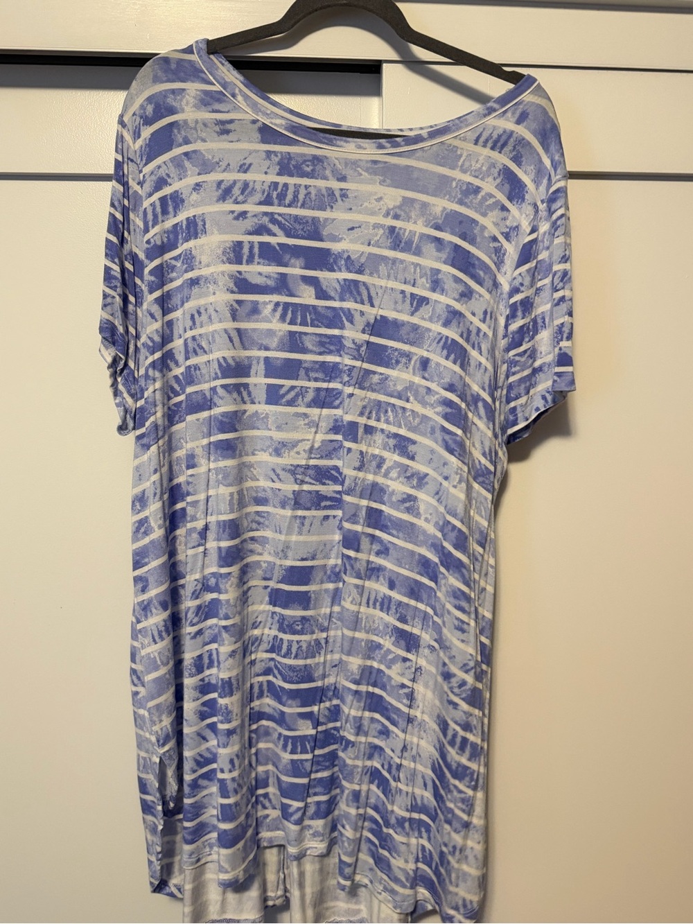 Livi Active Sporty Light Purple and White Striped Short Sleeve Tunic